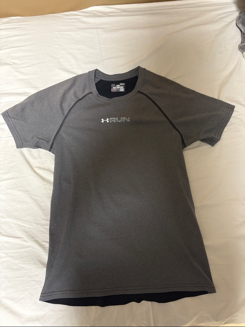 Under Armour Run Fitted Shirt Size Small